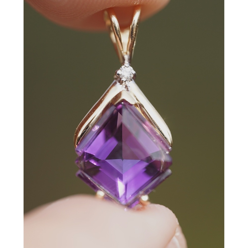 Vintage 14k Solid Yellow Gold Natural Lozenge Cut Amethyst & Diamond Pendant
